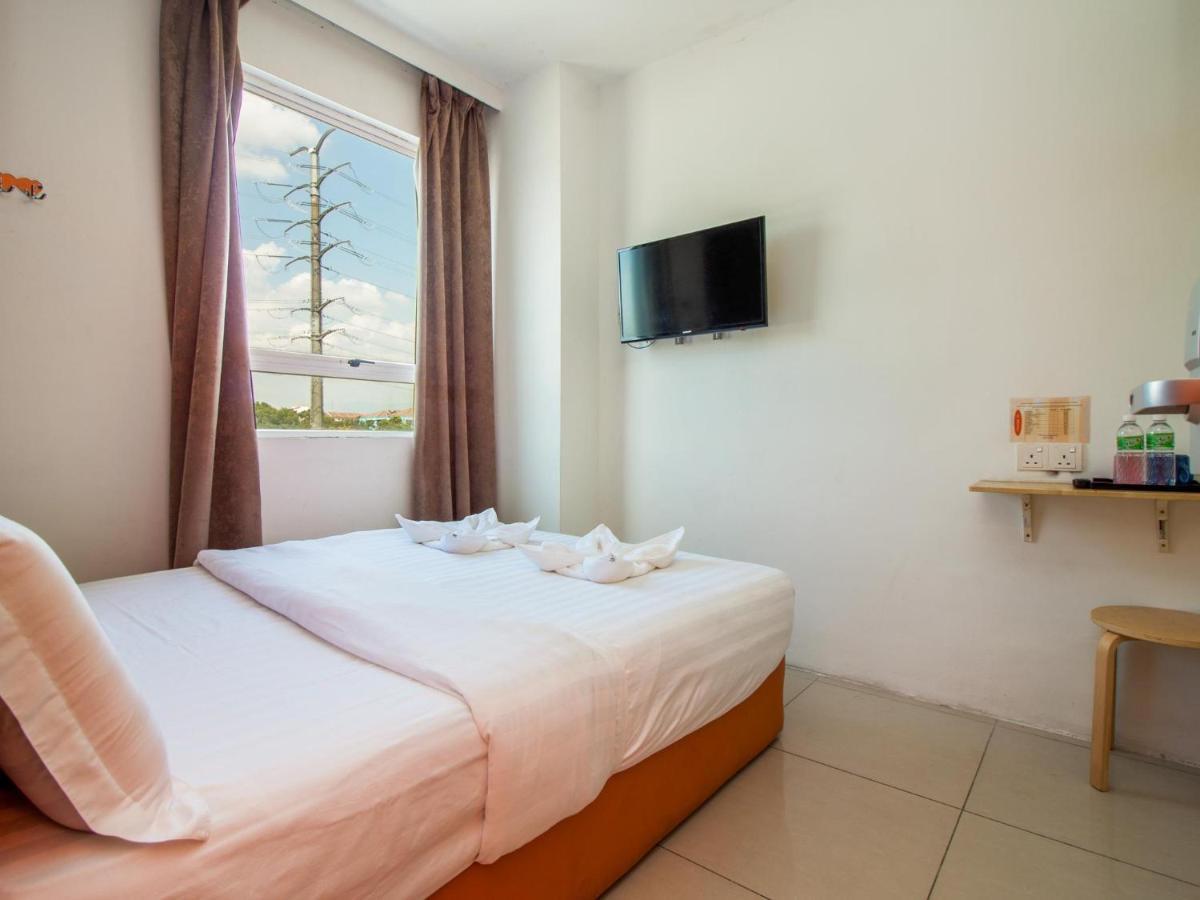 1 Hotel Taman Connaught Kuala Lumpur Buitenkant foto