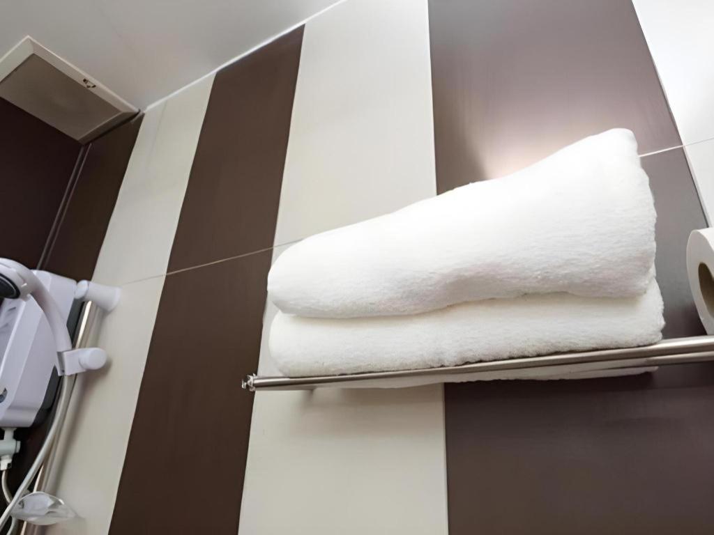 1 Hotel Taman Connaught Kuala Lumpur Buitenkant foto