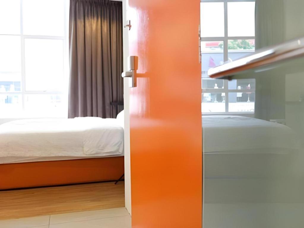 1 Hotel Taman Connaught Kuala Lumpur Buitenkant foto
